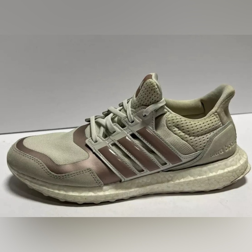 adidas Ultraboost DNA Women's Running Shoes, Size 8.5M